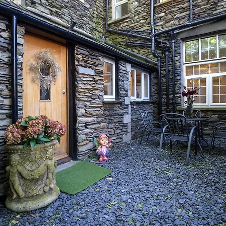 The Mews With Free Private Parking *