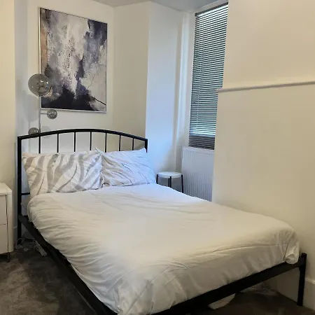 The Mews With Free Private Parking Apartment *